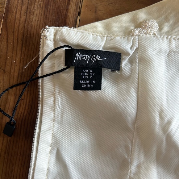 Nasty Gal cherry embroidered crop top - Picture 13 of 16